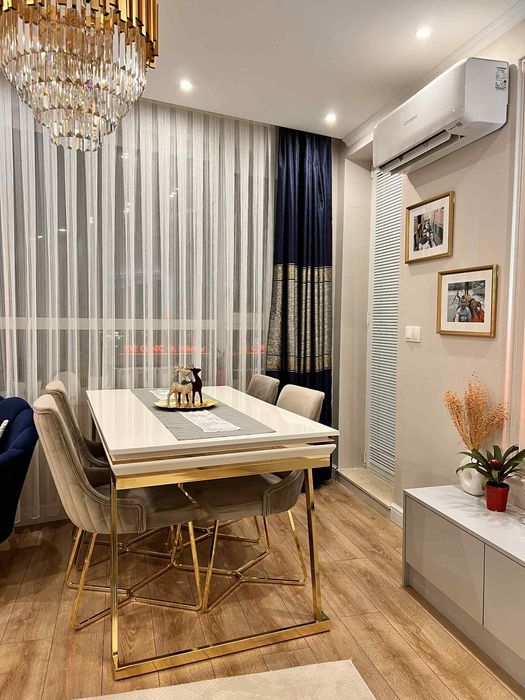 Маса за хранене със 6 стола