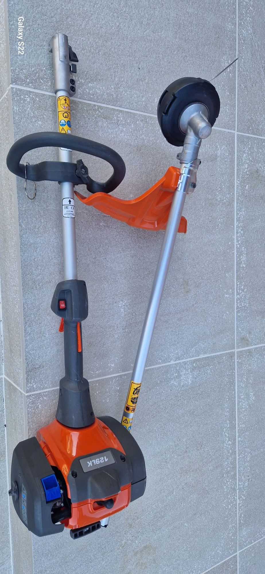 Husqvarna motocoasă pe benzină