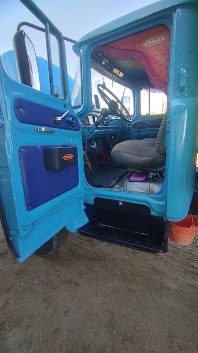 Zil sotiladi yili 1983