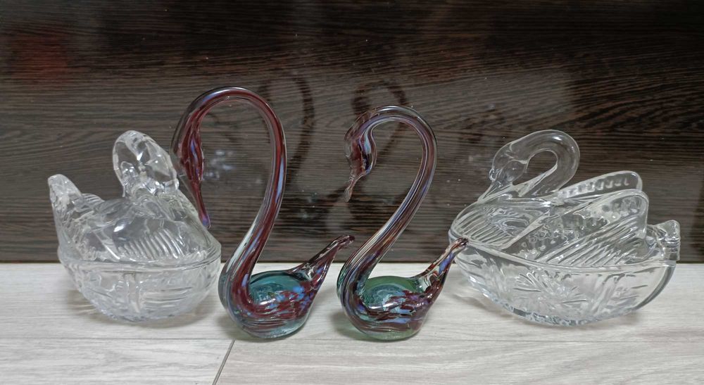 Стеклянные лебеди цена за всё