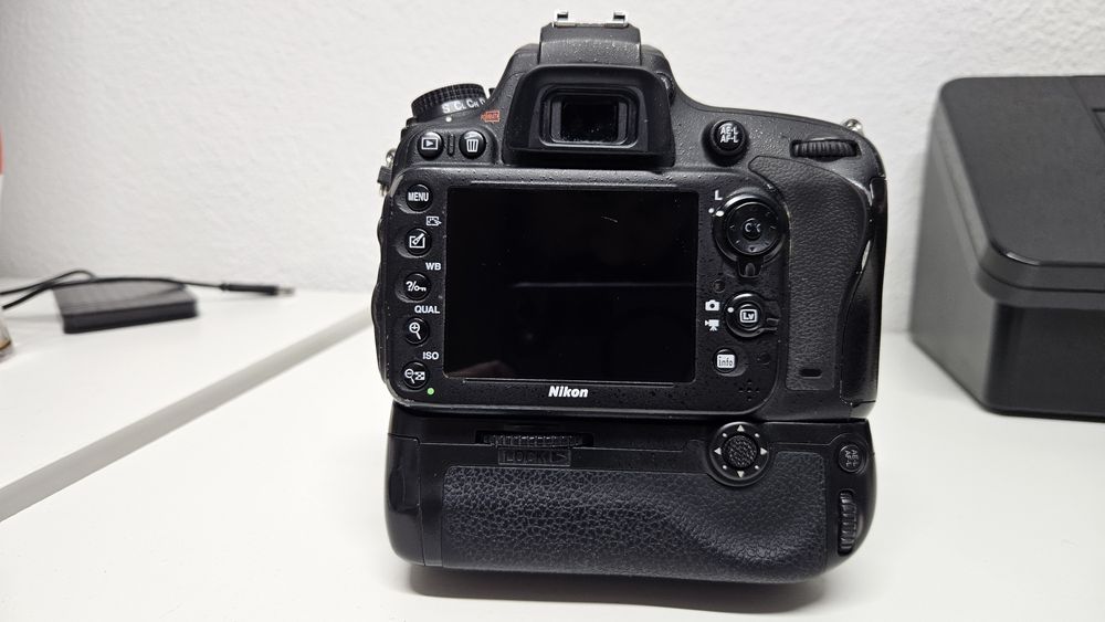 Nikon D610+ Grip + Tamron 24-70 2.8 - Perfect Functional