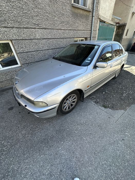 Продавам БМВ 523i газ бензин