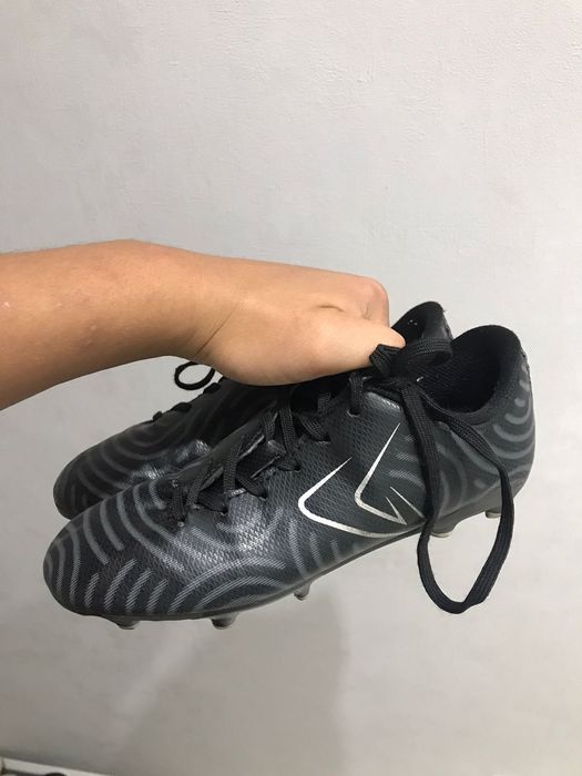 Продам новые бутсы для футбола