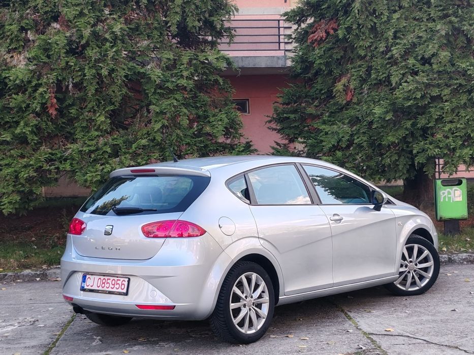 Vând seat Leon an 2011//14 benzina