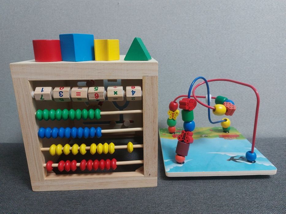 Cub din lemn cu activități