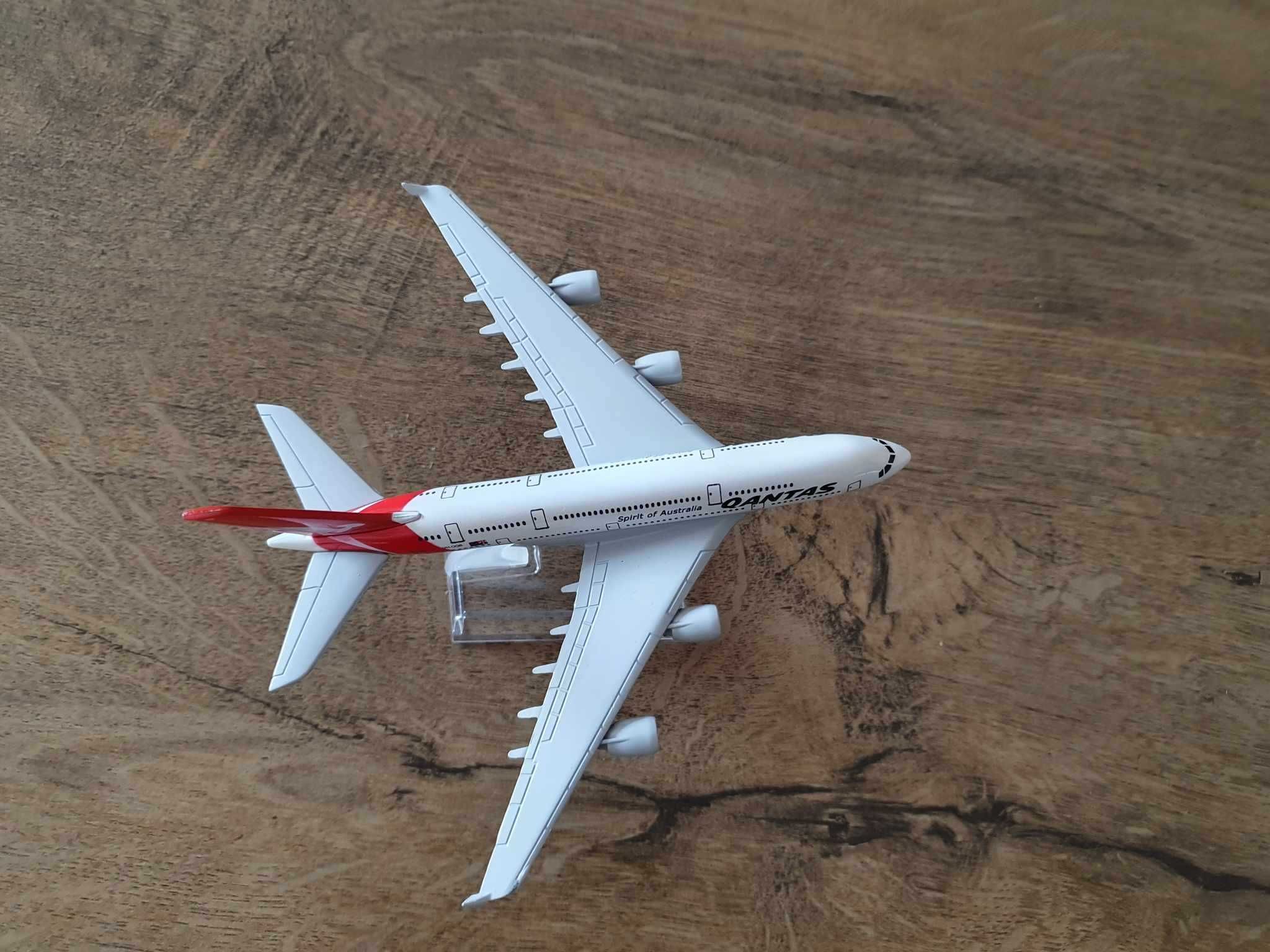 Macheta metalica de avion Qantas | Decoratie | Perfect pt cadou