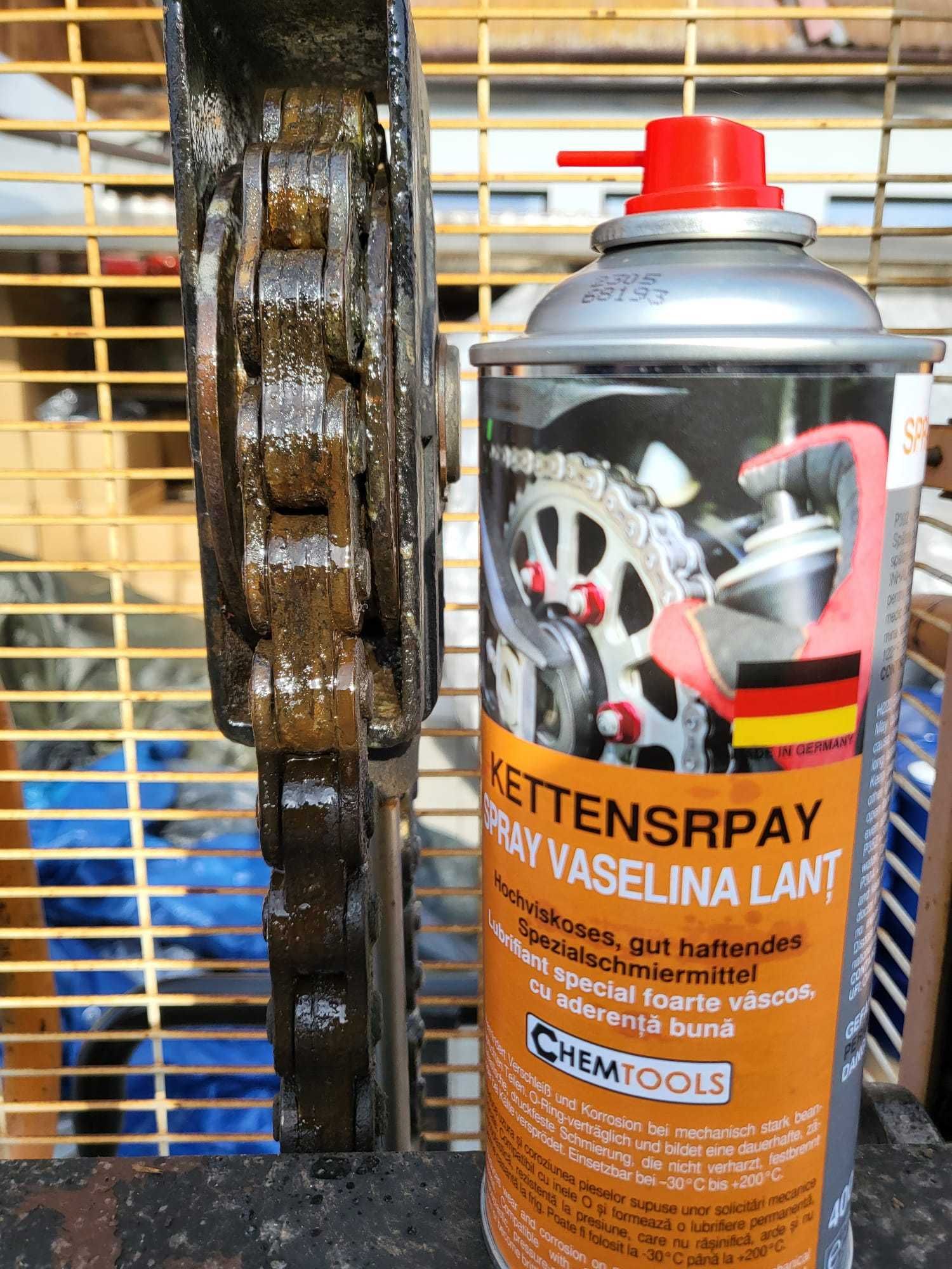Spray vaselina lant aderenta.Vaselina spray rezistenta apa 400ml