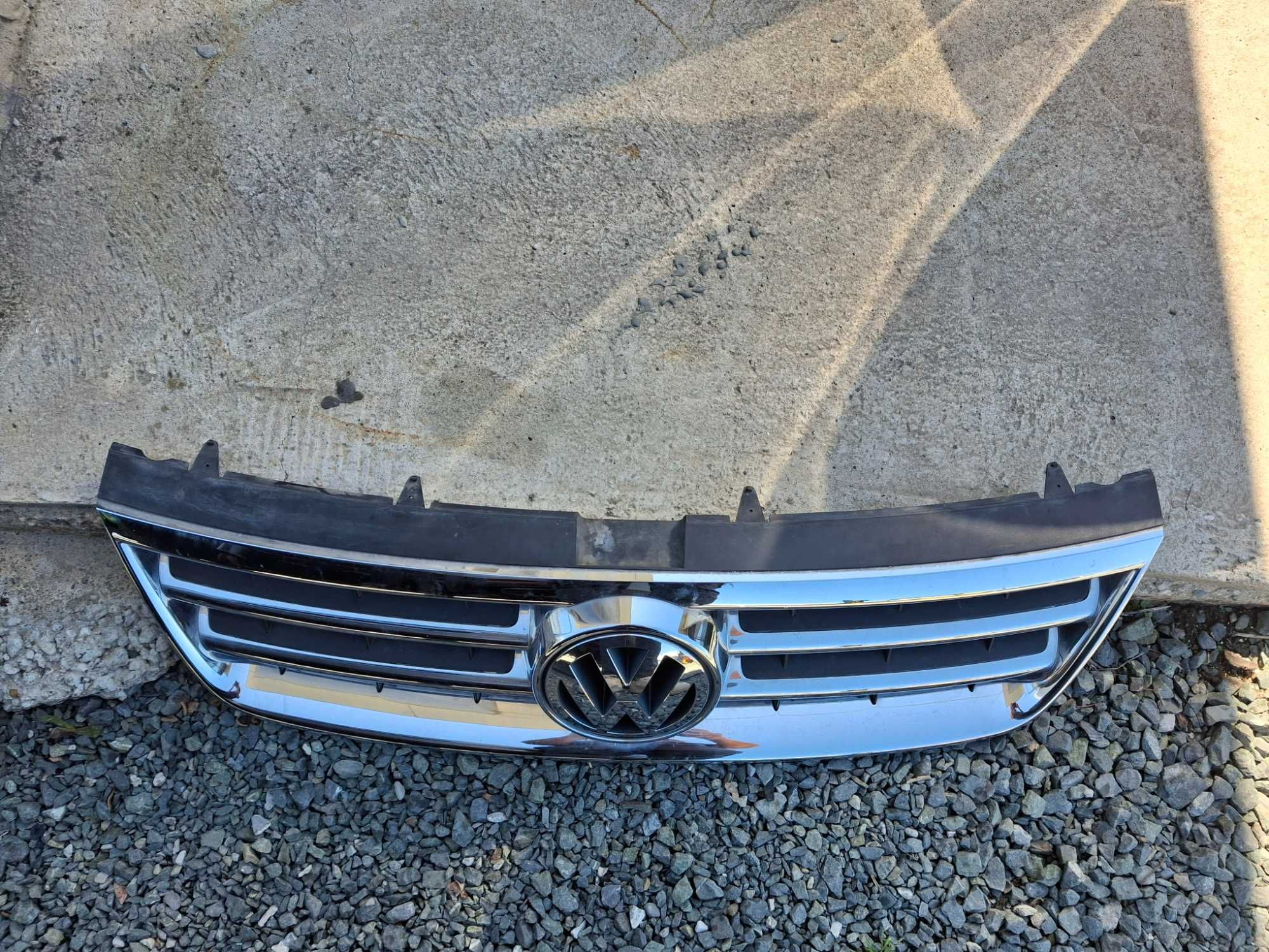 Декоративна решетка с емблема 7L6 853 651 A  за VW TOUAREG