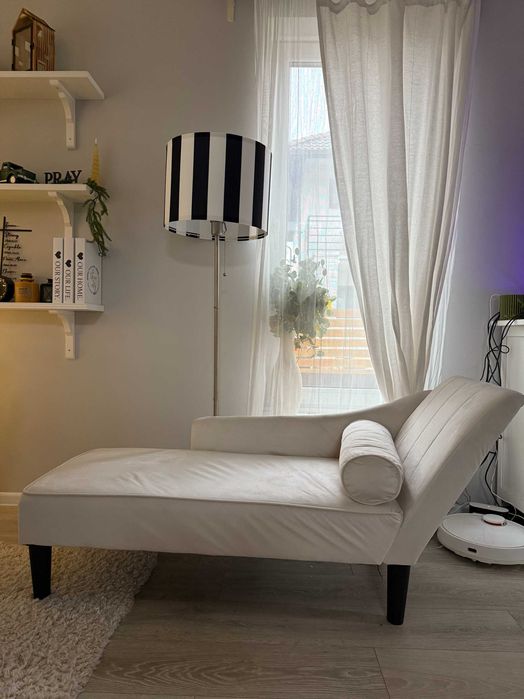 Canapea, sezlong, cu perna pentru camera