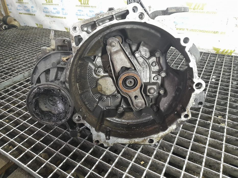 Cutie de viteze manuala 6 trepte 1.6 tdi 0A4301107H Volkswagen VW Cad
