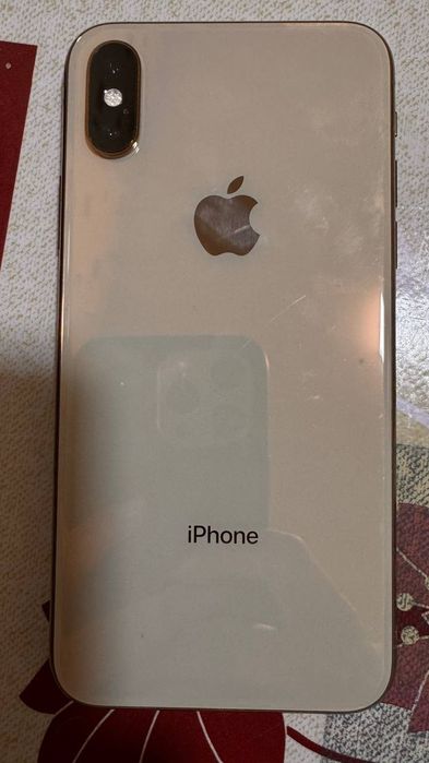 Продам телефон iPhone