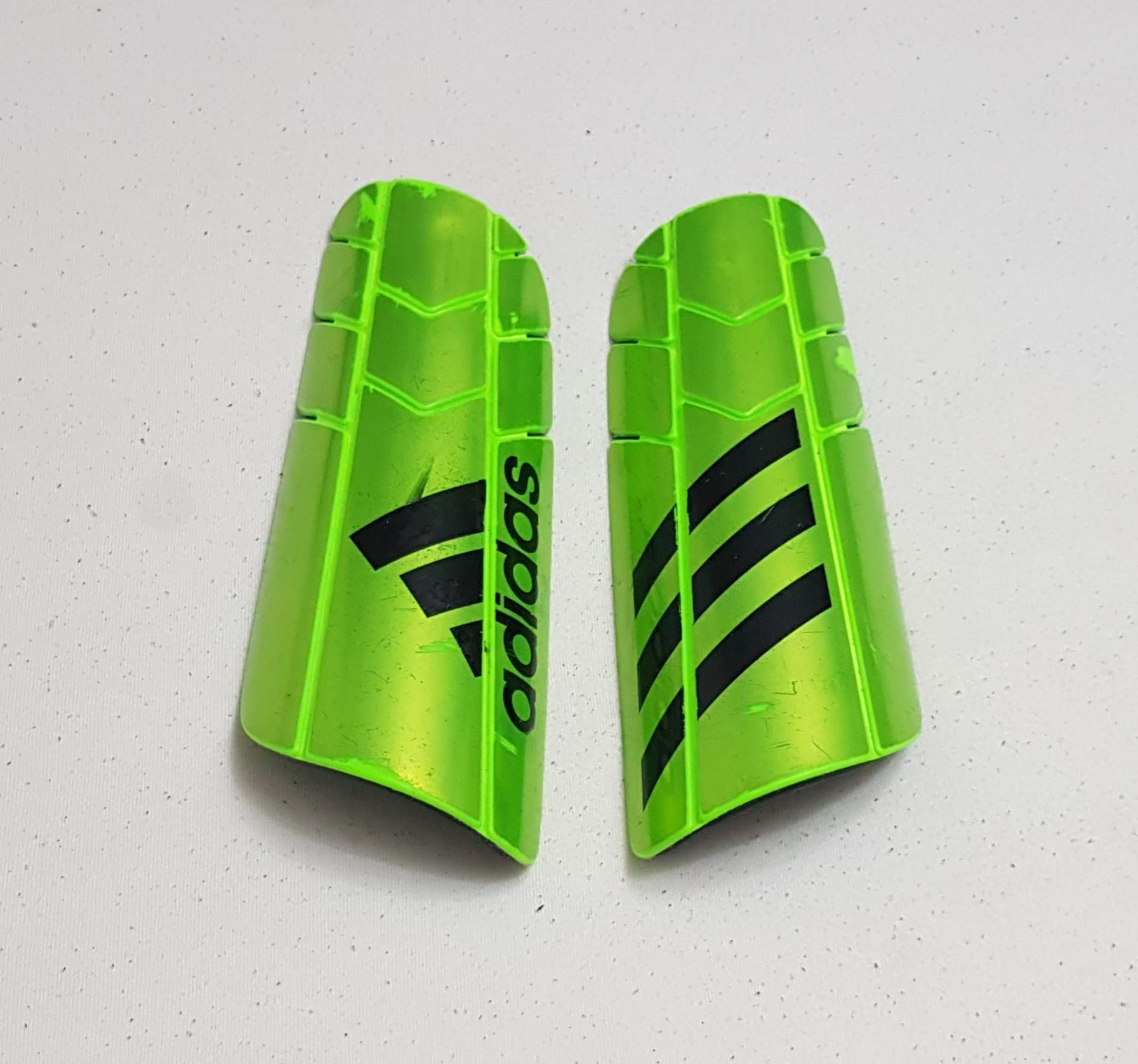 Apărători fotbal ADIDAS protecții tibie originale, mărimea  M/L unisex