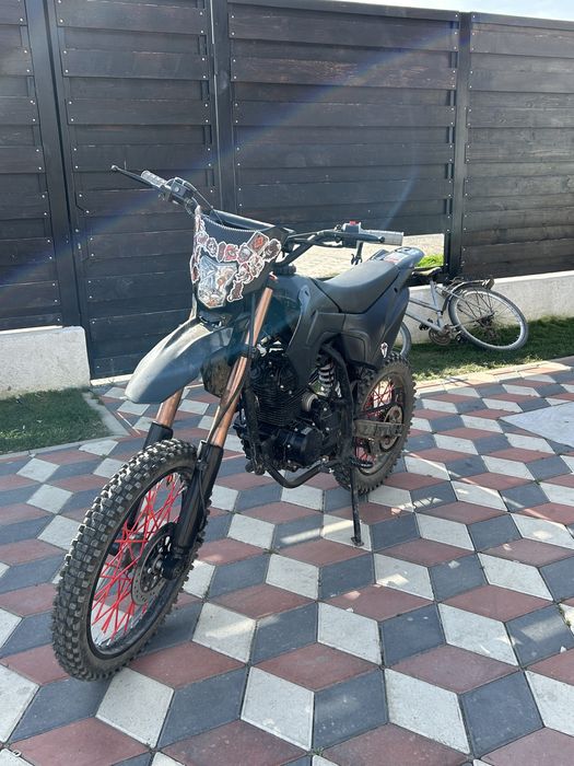 vand sau schimb cross kxd 150cc.
