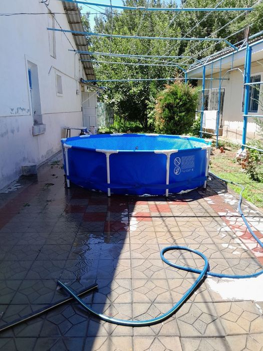 Продаётся участок с двумя домами. Площадь участка 20 соток.