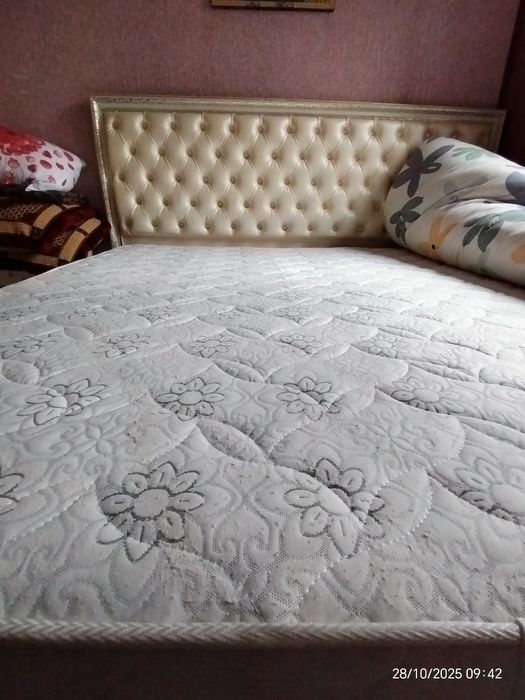 Спальня с матрасом