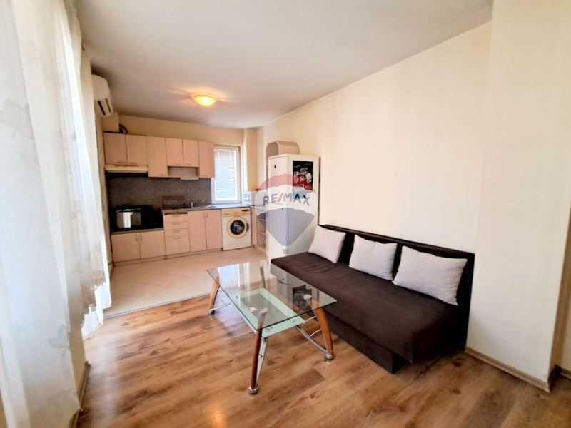 Дава се под наем Двустаен апартамент в Варна, Колхозен пазар - 53 кв.м за 280.5 € - Снимка #1