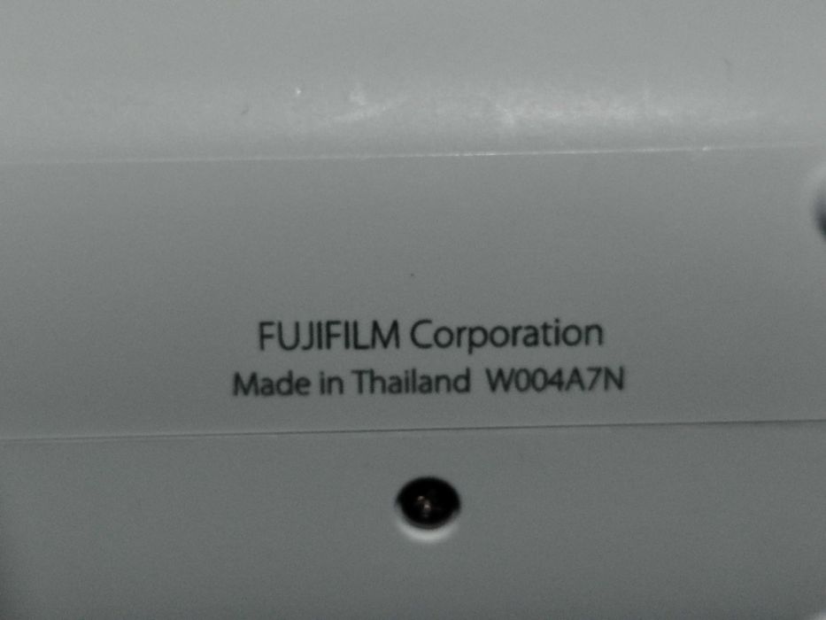 Fujifilm Instax Mini 12, aparat foto instant, fără film.