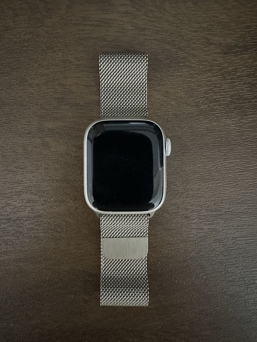 Apple Watch 8 starlight 41mm, оригинальный браслет на магните