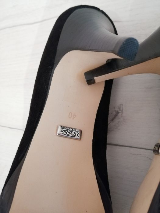 Елегантни обувки от естествена кожа Buffalo London 40 номер