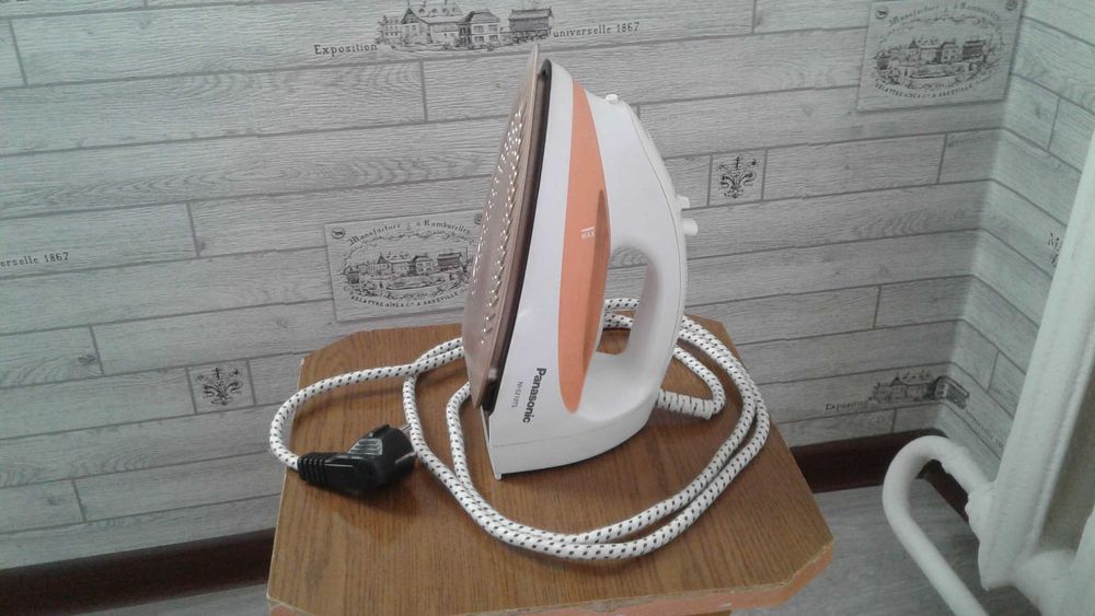 Утюг Panasonic NI-S210TS