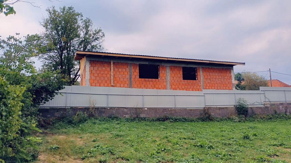 Vând casă în apropiere de Cluj