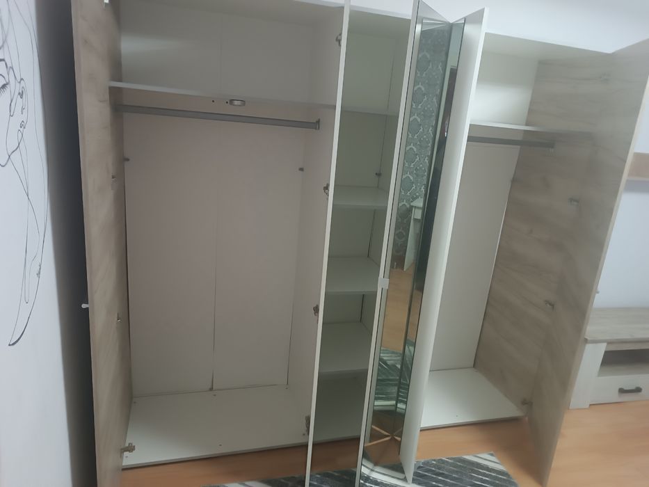 Vând dulap dressing