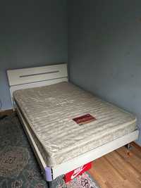 Продаётся двухспальная кровать