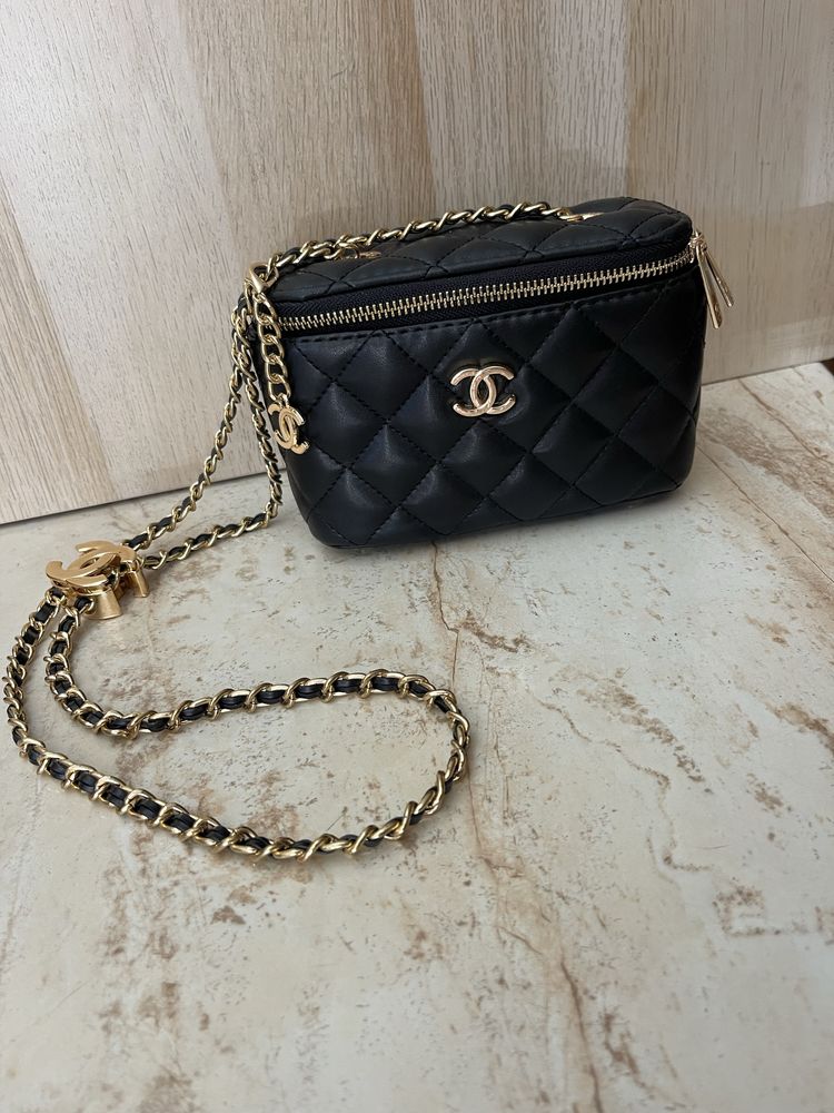 Черно куфарче Chanel
