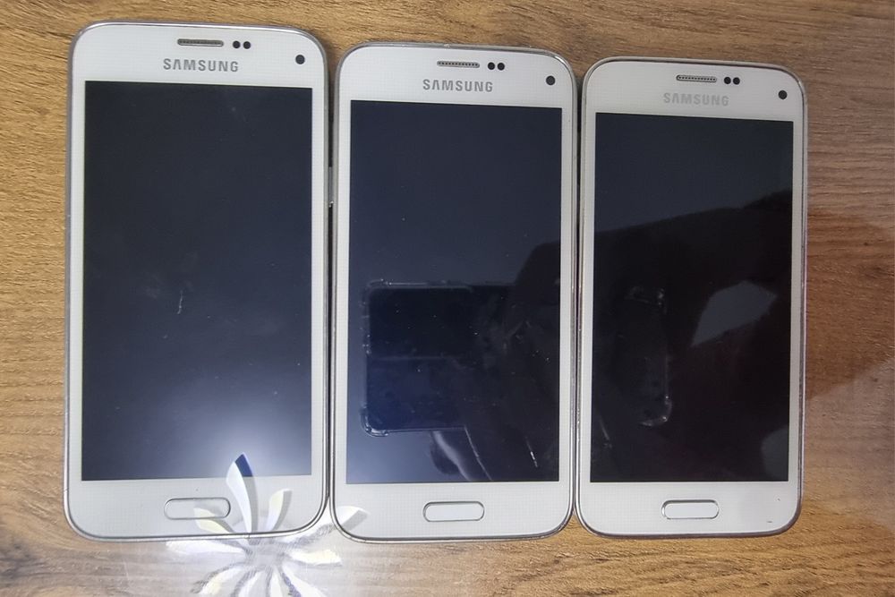 Телефон Samsung S5 mini
