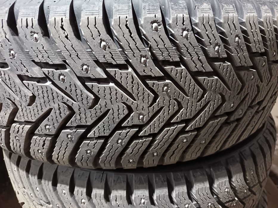 Продам Зимние шипованные. Состояние отличное. Прошёл всего один сезон.