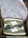 Adidasi New Balance 42