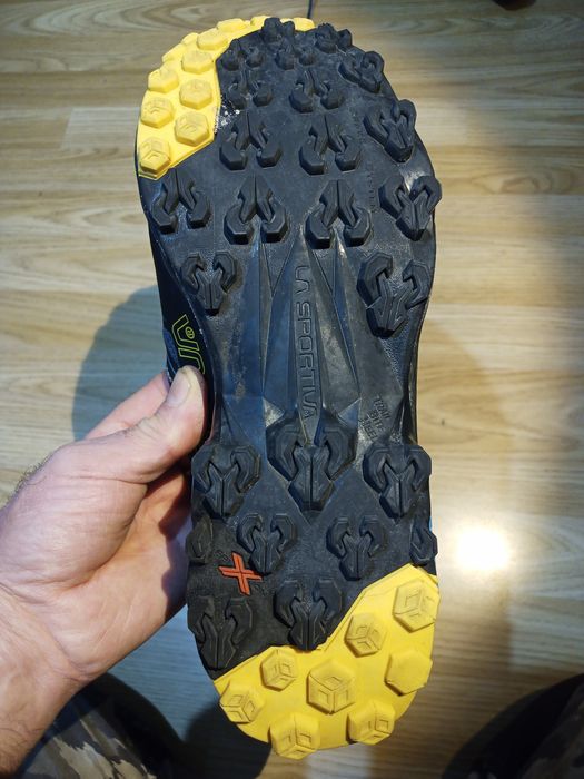 Pantofi alergare La Sportiva Akyra nr. 46,5