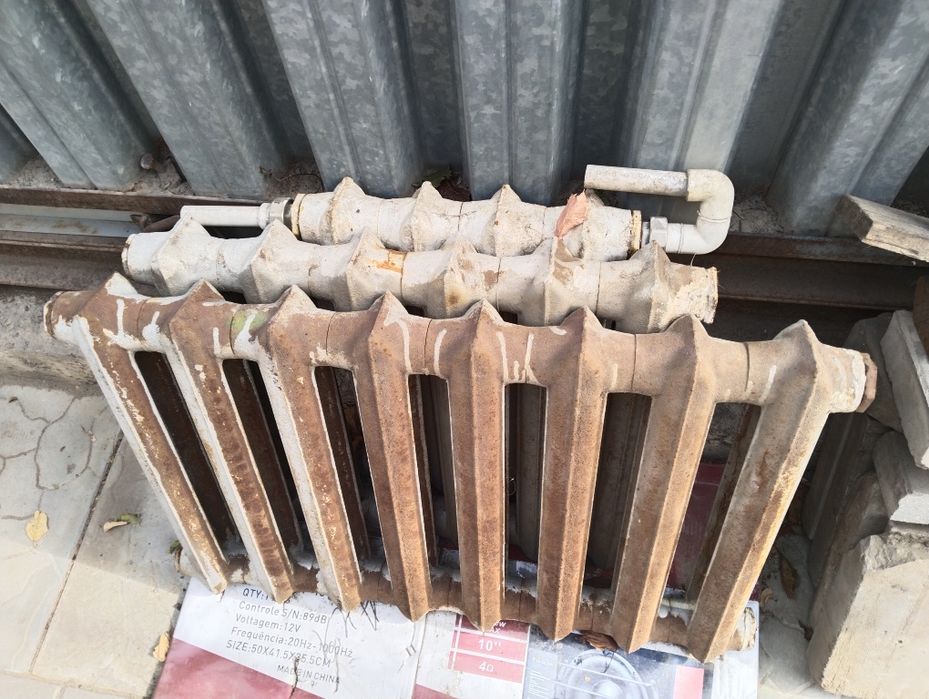 Продам чугунные батареи