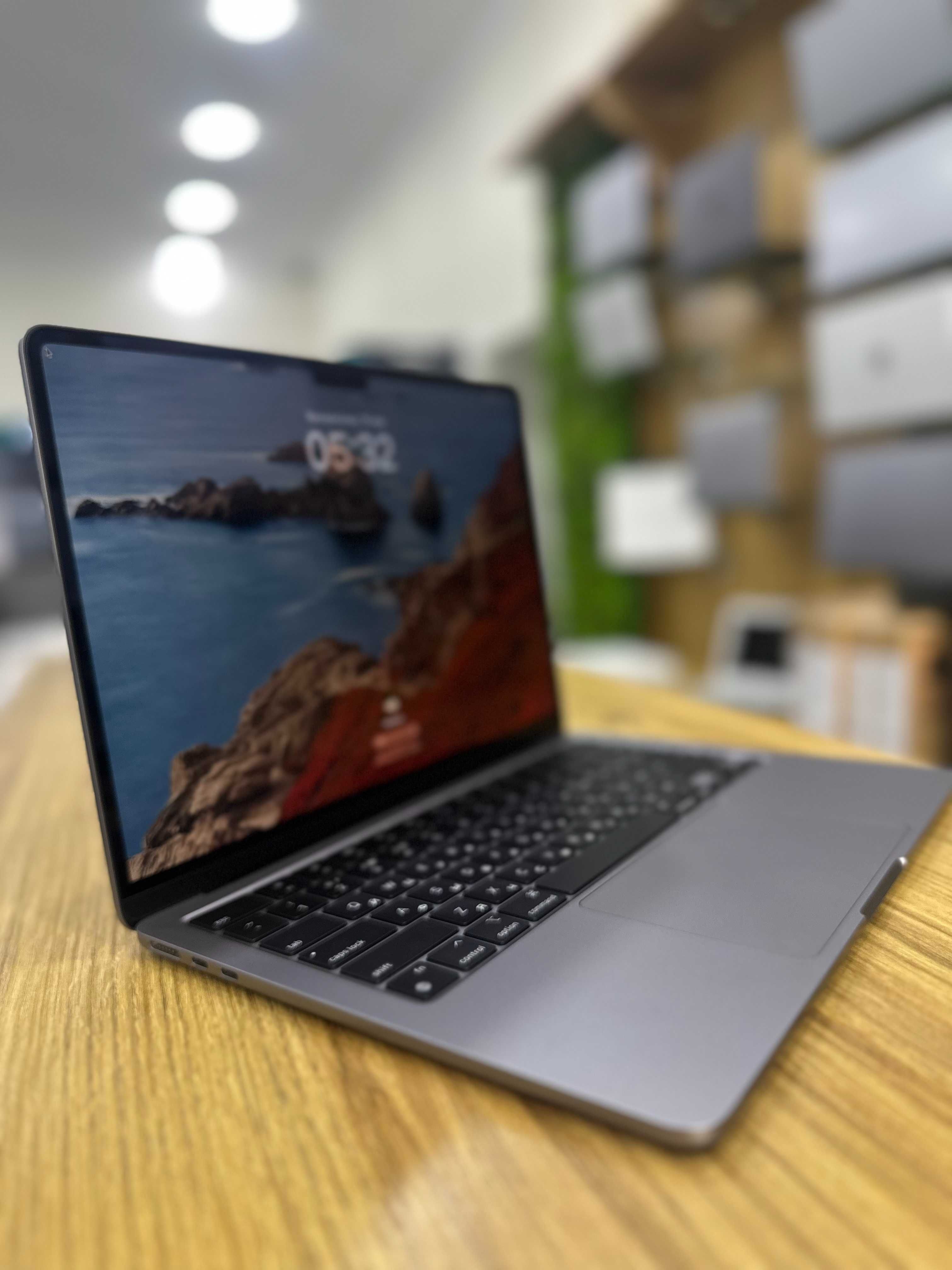 MacBook Air M2 8gb 256gb ssd 13.6''  spacegrey