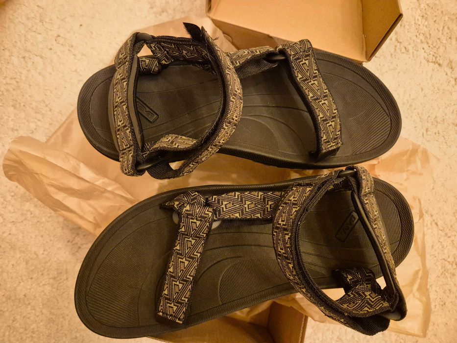 Sandale teva- marimea 41