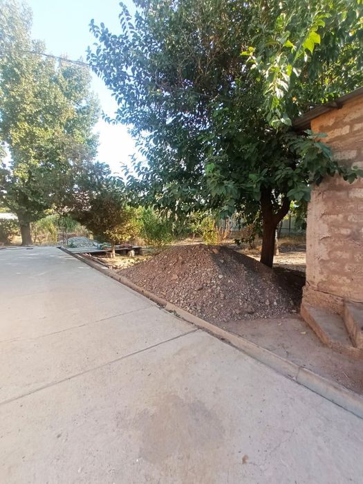 Продам дом в центре  цена договорная  звоните