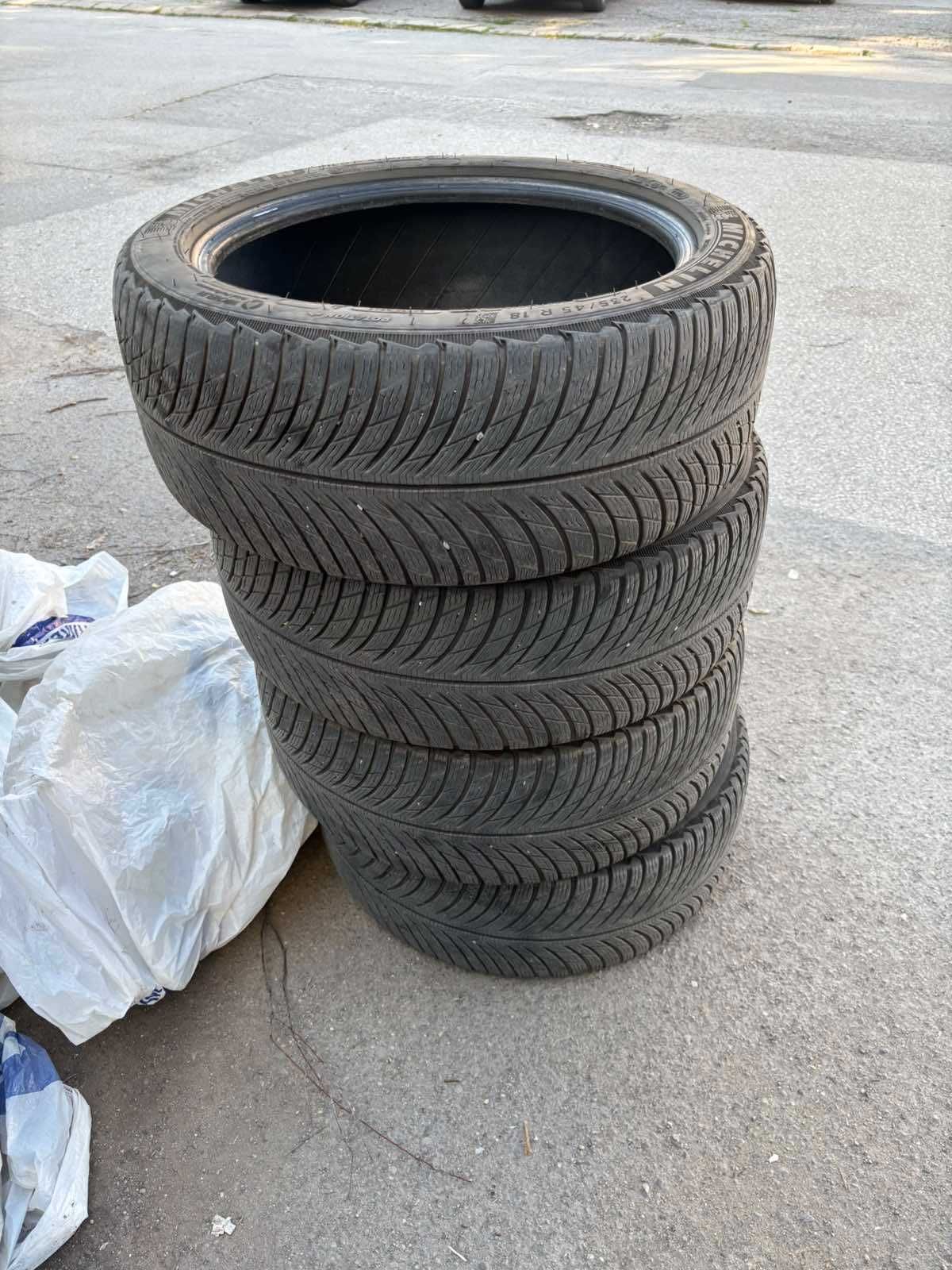 Продавам зимни гуми 235/45 R18 Michelin pilot Alpin