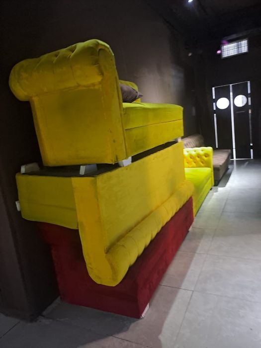 Диваны 4шт каждая 10к