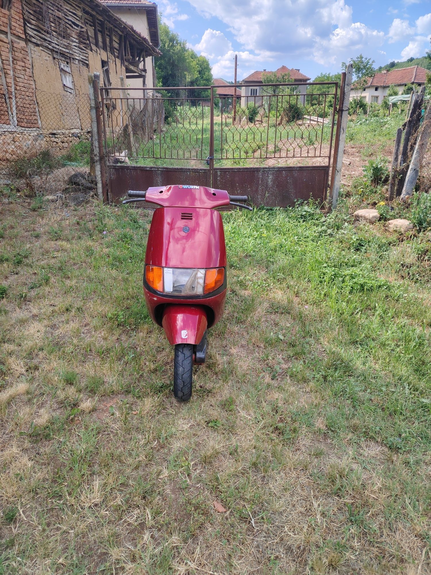 Скутер Piaggio sfera 50
