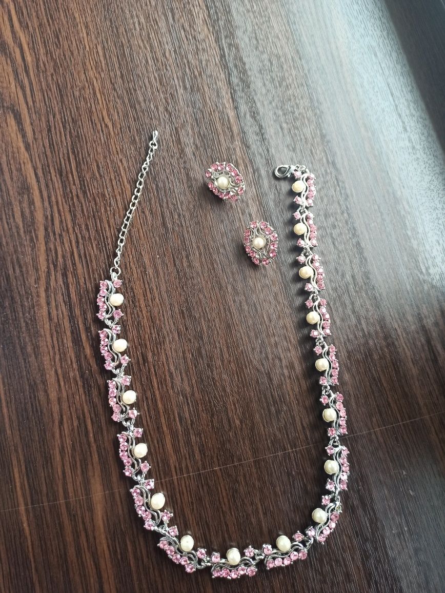 Продам комплект ожерелье и серьги