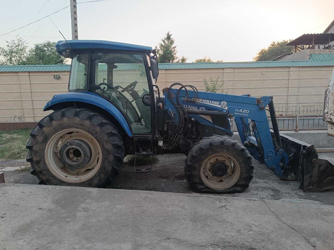 Jizzax viloyati, Zarbdor tumanida New Holland rusumli Traktor sotiladi
