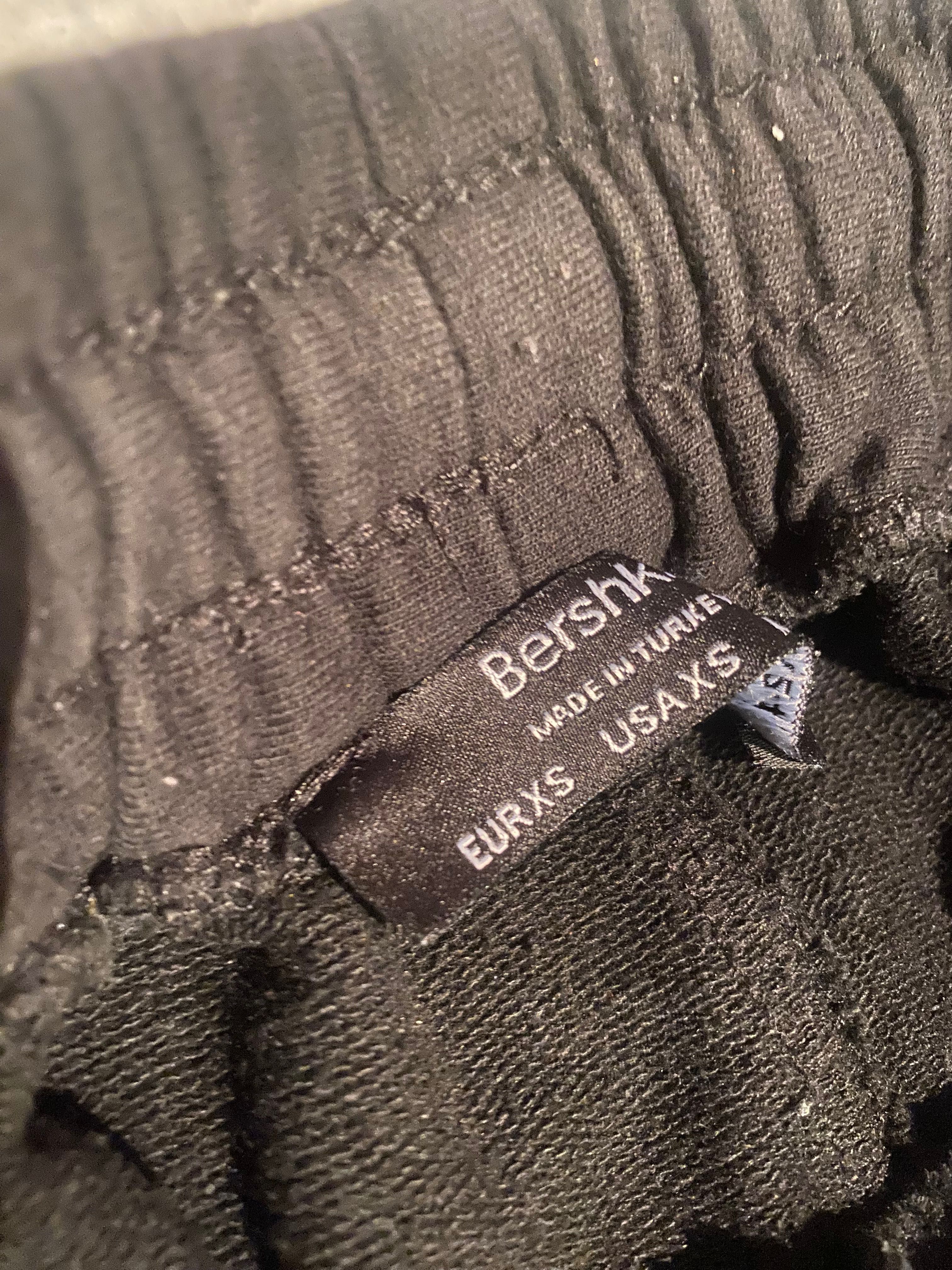 анцуг Bershka xs