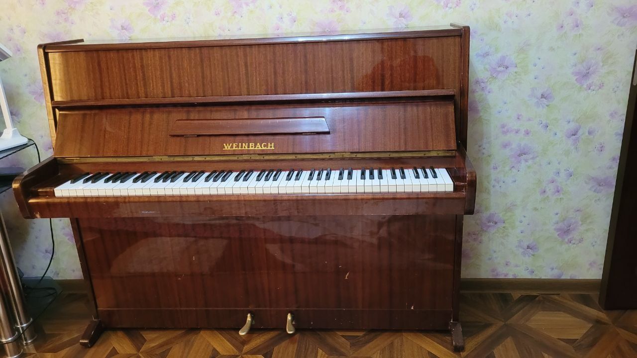 Продаётся пианино Weinbach в отличном состоянии