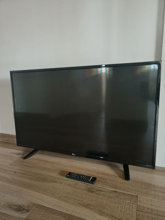 Televizor LG 43LH5100 defect
