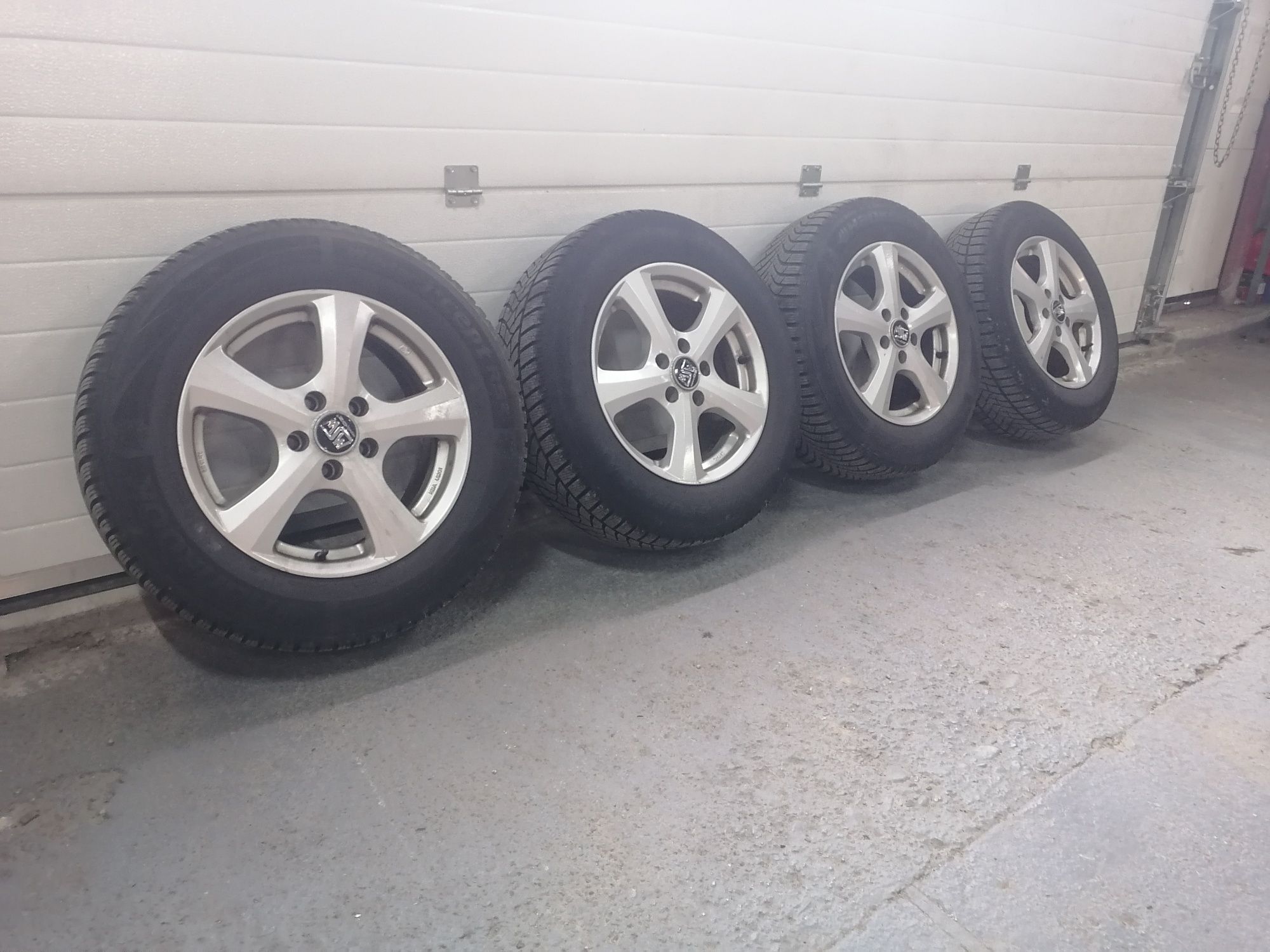 *Jante Volkswagen Tiguan 16"*