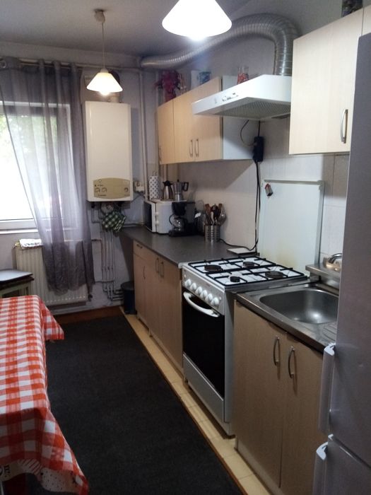 Închiriez Apartament cu 3 camere și parcare în Zorilor