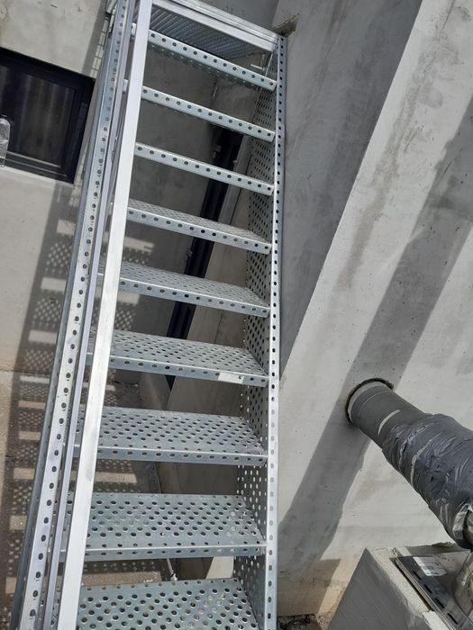 Scări metalice galvanizate la orice demisiune asiguram transport ori u