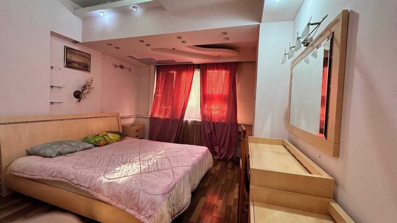 Продается квартира 2х комнатная ЦУМ 110 школа