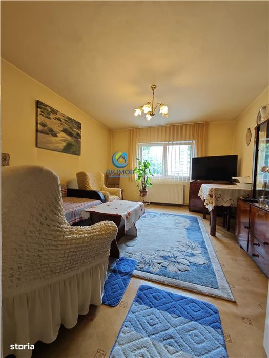 Vanzare apartament 4 camere, decomandat, zona Faget