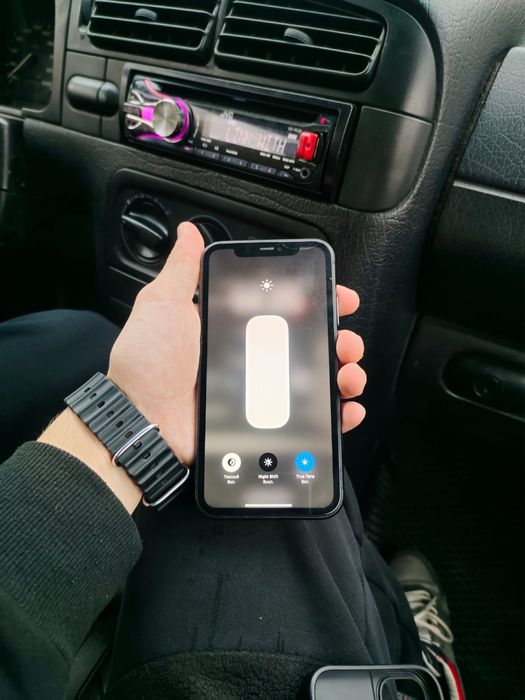 Iphone 11 128 GB в хорошем состоянии